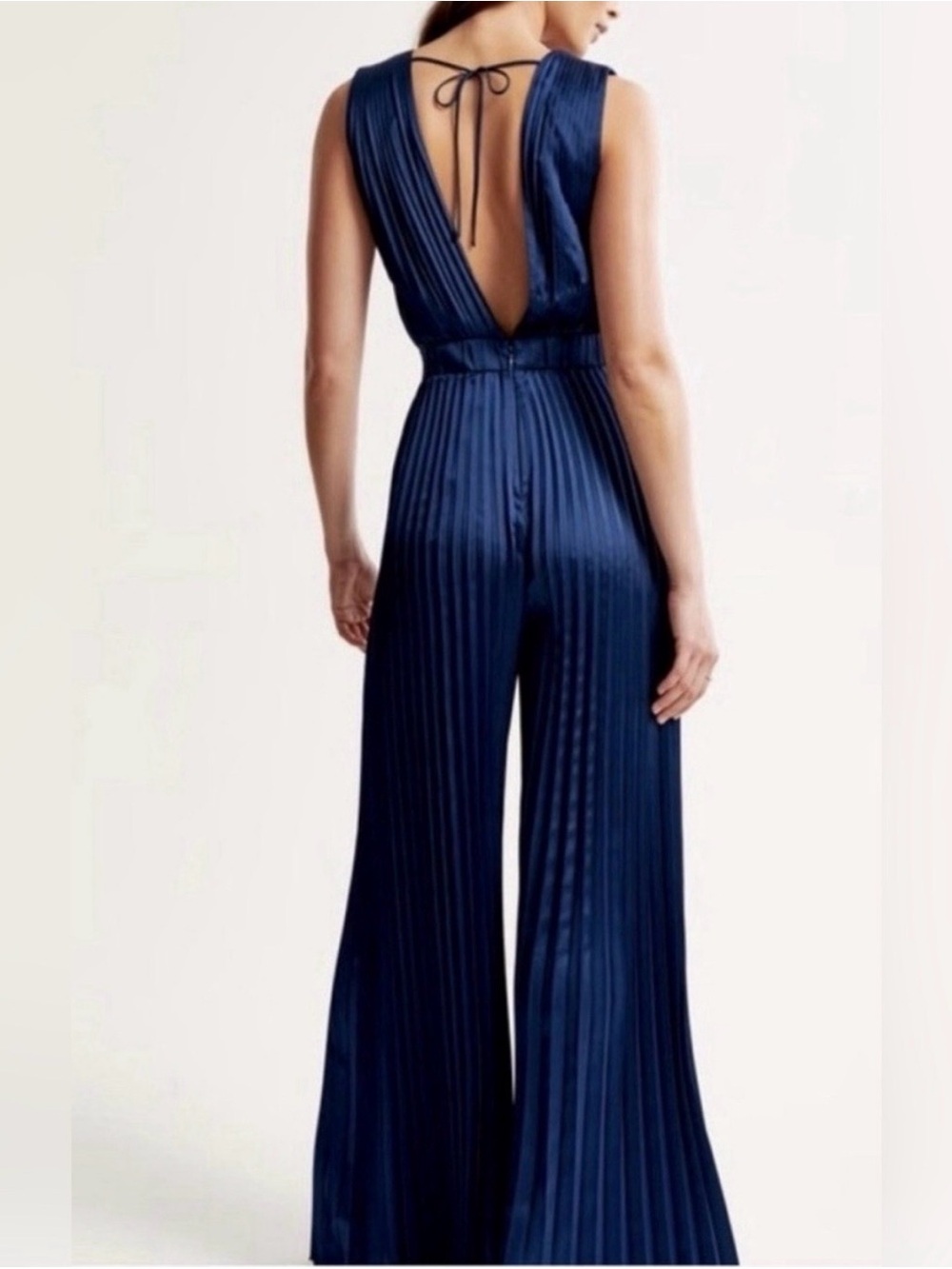 Abercrombie & Fitch Navy Pleated V-Neck Wide-Leg Jumpsuit - Picture 2 of 8